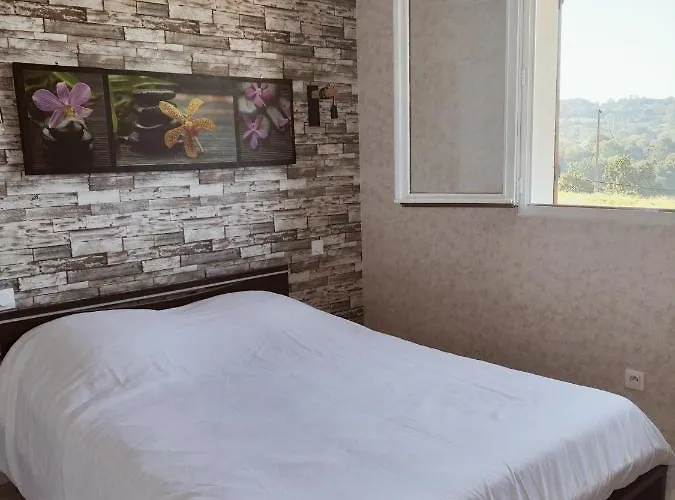 A Deux Pas De Cabourg ,avec Belle Vue Sur La Campagne Normande.a *